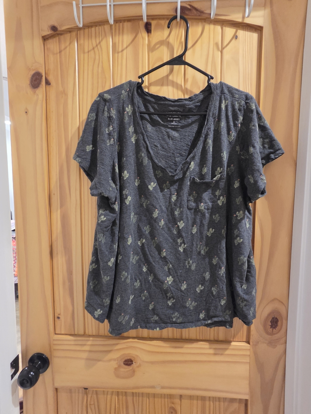 Heritage Women's Charcoal Gray Cactus Print Short Sleeve Tee